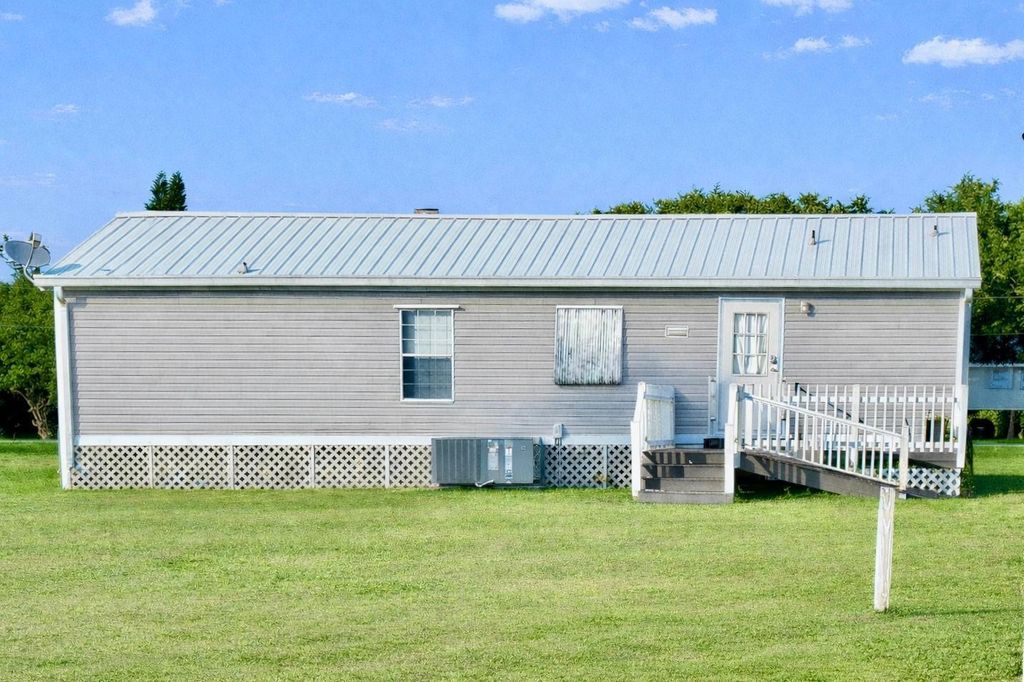 19720 NW 94th Drive, Okeechobee, FL 34972