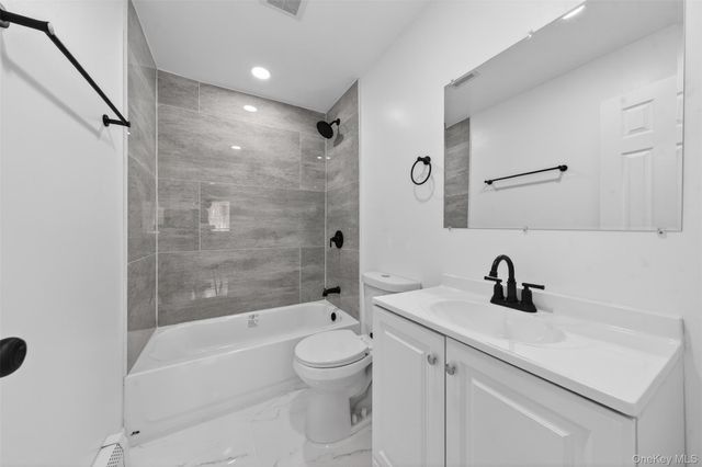 65 Maple Lane, Medford, NY 11763