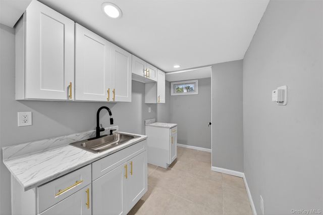 65 Maple Lane, Medford, NY 11763