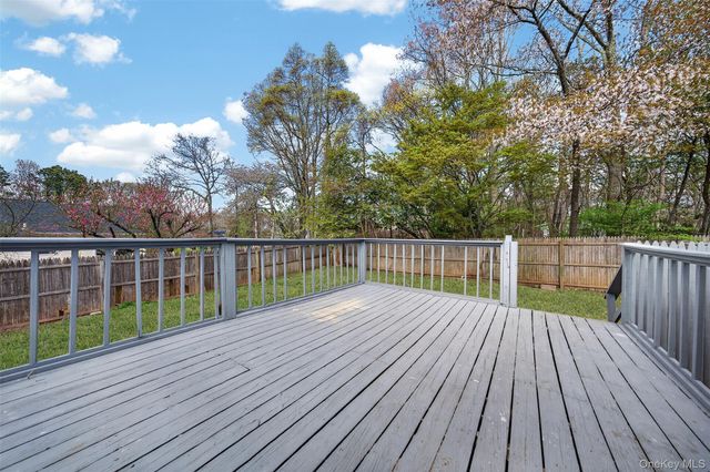 65 Maple Lane, Medford, NY 11763