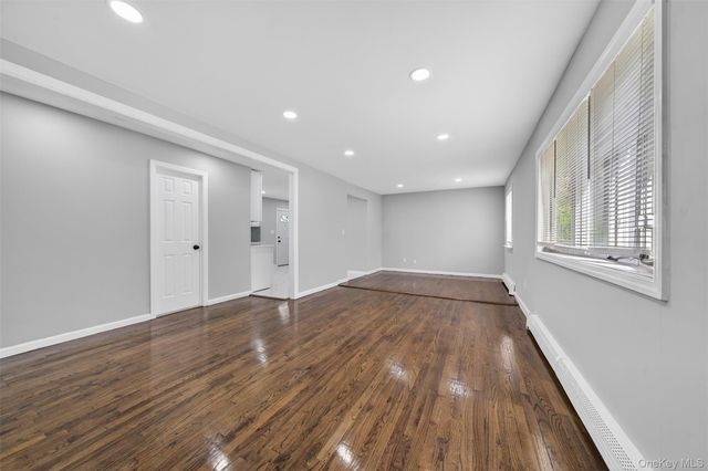 65 Maple Lane, Medford, NY 11763