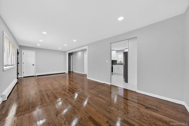 65 Maple Lane, Medford, NY 11763