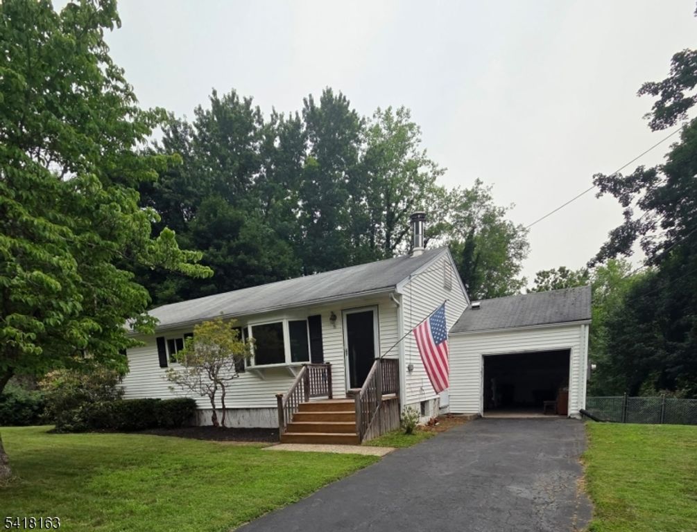 18 Kendall Dr, Ringwood Boro, NJ 07456 — photo 2