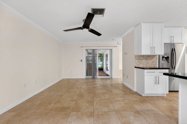 704 SW 89th Avenue, Plantation, FL 33324