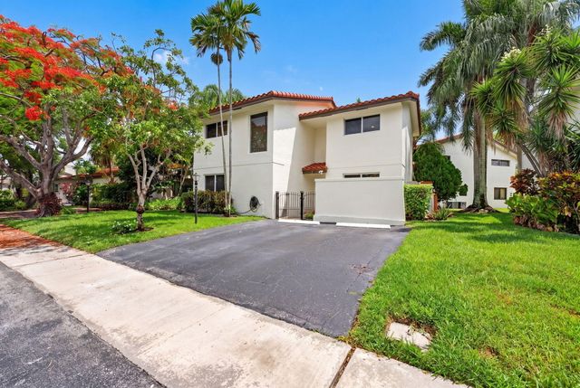 704 SW 89th Avenue, Plantation, FL 33324
