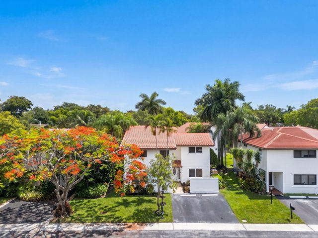 704 SW 89th Avenue, Plantation, FL 33324