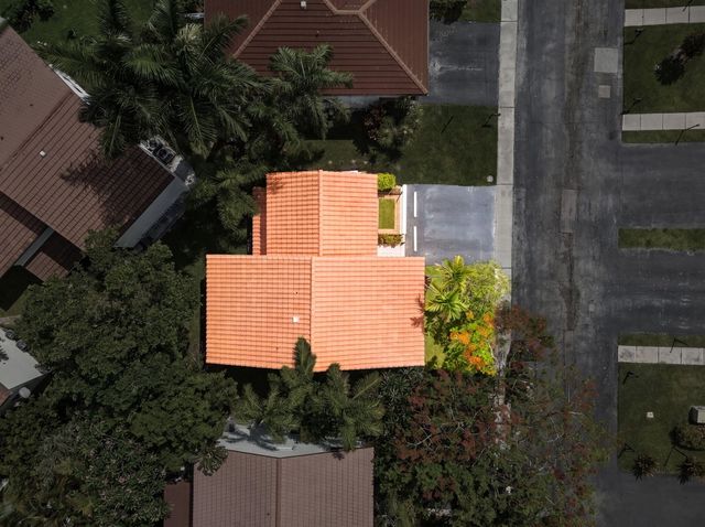 704 SW 89th Avenue, Plantation, FL 33324