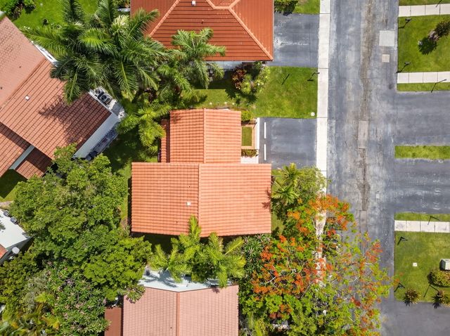 704 SW 89th Avenue, Plantation, FL 33324