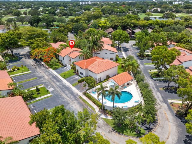 704 SW 89th Avenue, Plantation, FL 33324