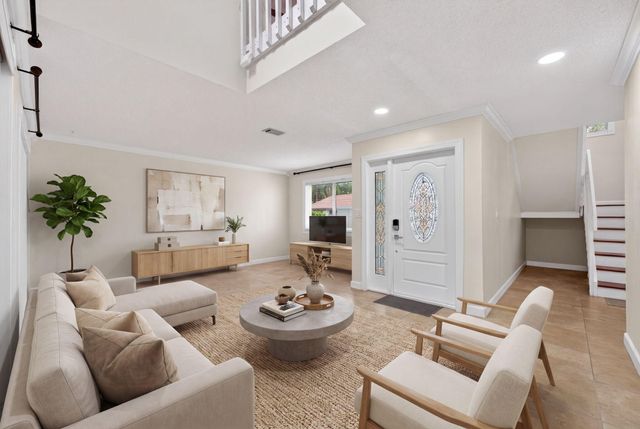 704 SW 89th Avenue, Plantation, FL 33324