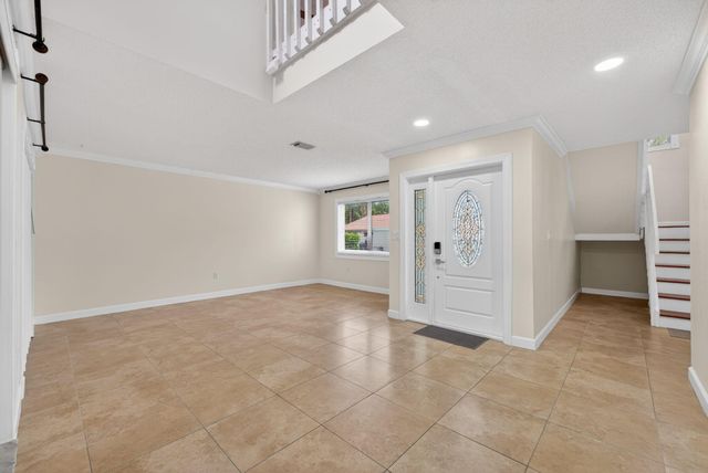 704 SW 89th Avenue, Plantation, FL 33324