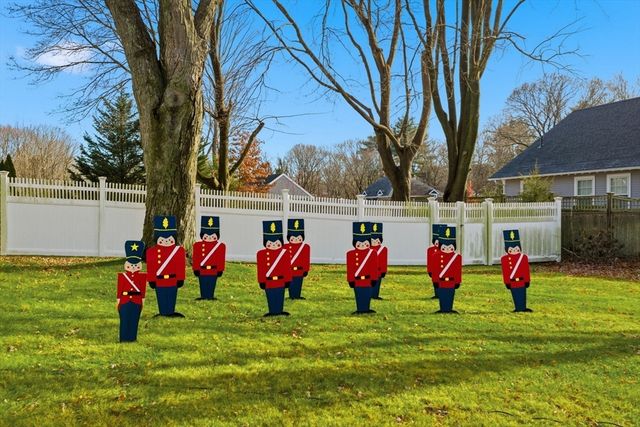 428 Main St, Hingham, MA 02043