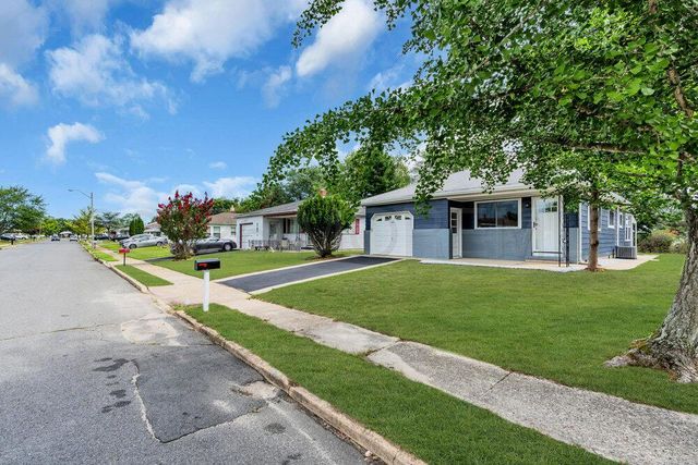 24 Liberta Drive, Toms River, NJ 08757