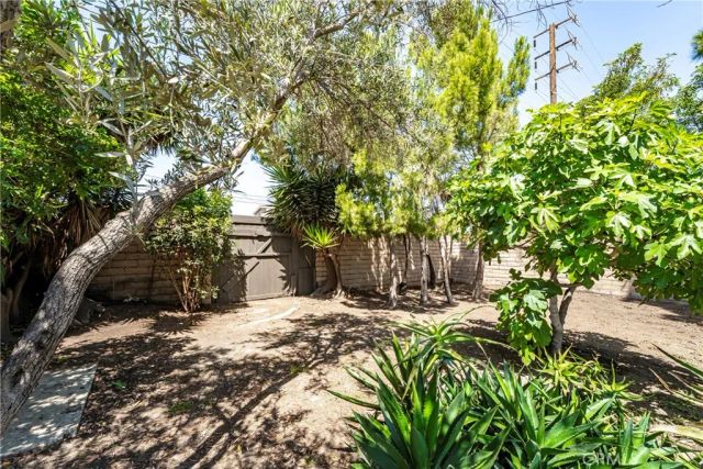 4939 Brayton, Long Beach, CA 90807