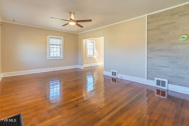 30172 Hillman Highway, Meadowview, VA 24361