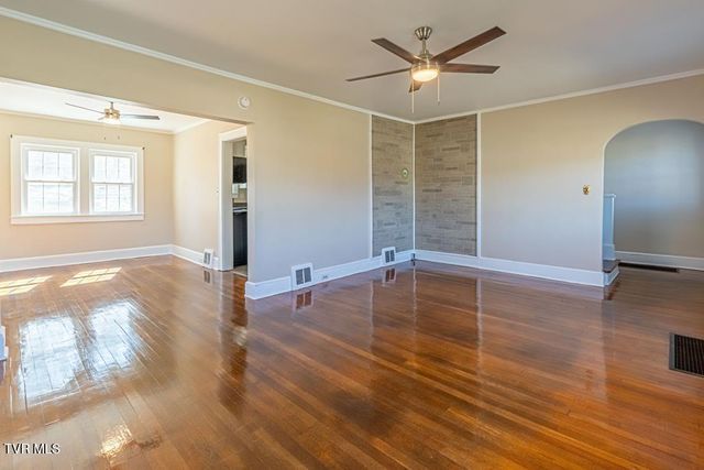 30172 Hillman Highway, Meadowview, VA 24361