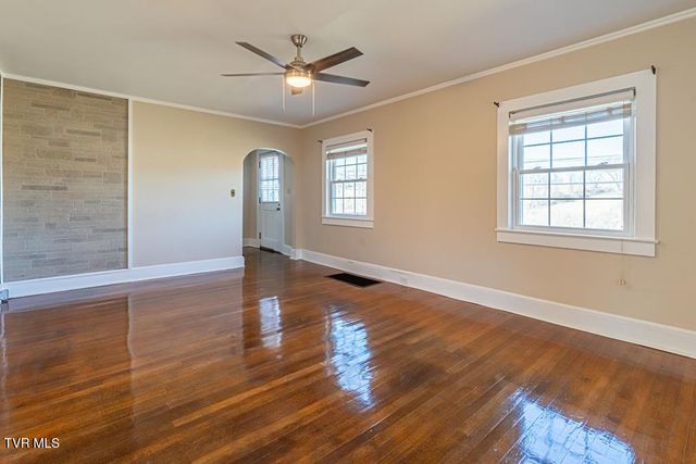 30172 Hillman Highway, Meadowview, VA 24361