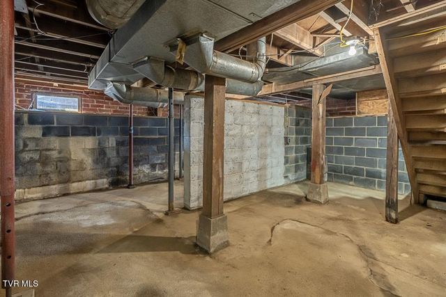 30172 Hillman Highway, Meadowview, VA 24361