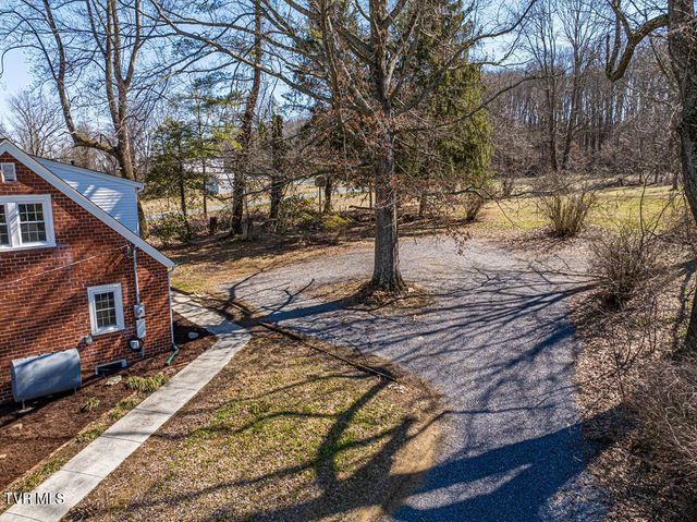 30172 Hillman Highway, Meadowview, VA 24361