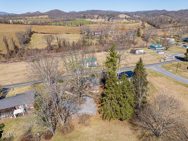 30172 Hillman Highway, Meadowview, VA 24361