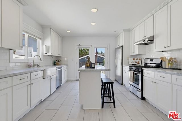 662 N DILLON Street, Los Angeles, CA 90026