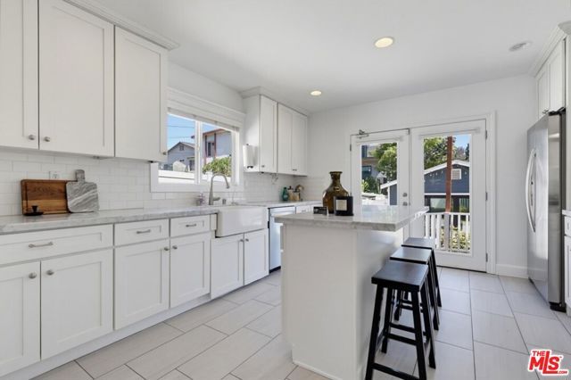 662 N DILLON Street, Los Angeles, CA 90026