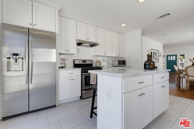 662 N DILLON Street, Los Angeles, CA 90026