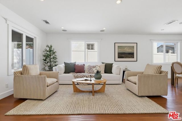 662 N DILLON Street, Los Angeles, CA 90026