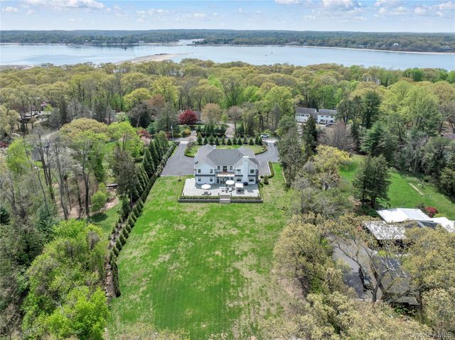 5 Gerry Lane, Lloyd Neck, NY 11743