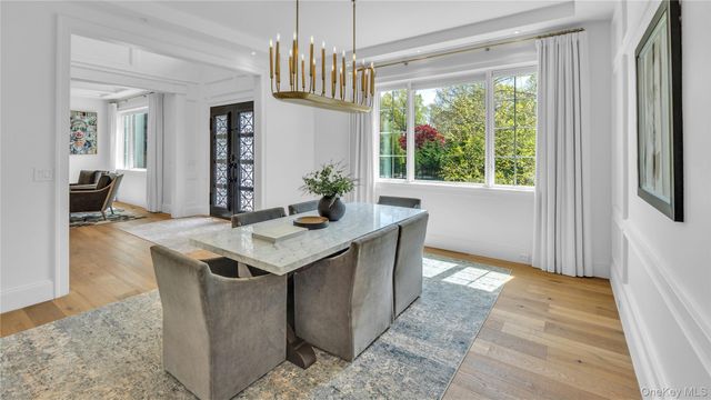 5 Gerry Lane, Lloyd Neck, NY 11743