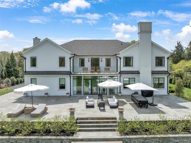 5 Gerry Lane, Lloyd Neck, NY 11743