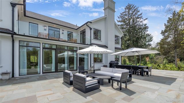 5 Gerry Lane, Lloyd Neck, NY 11743