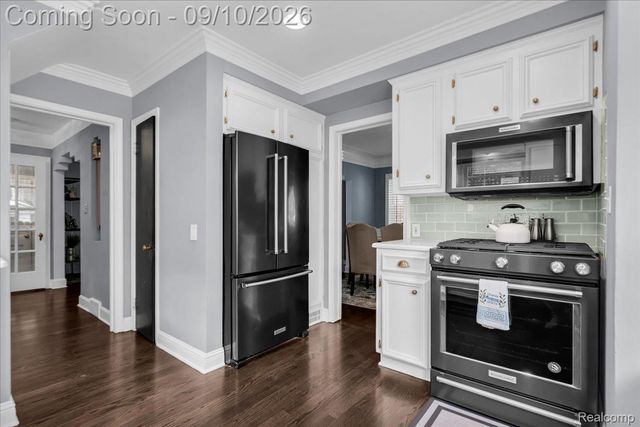 456 Manor Street, Grosse Pointe Farms, MI 48236