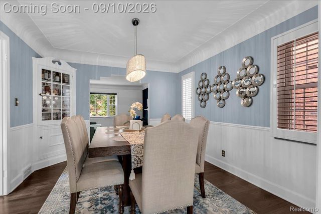 456 Manor Street, Grosse Pointe Farms, MI 48236