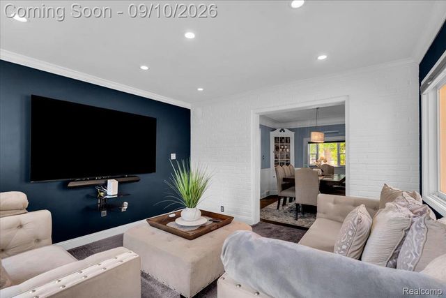 456 Manor Street, Grosse Pointe Farms, MI 48236
