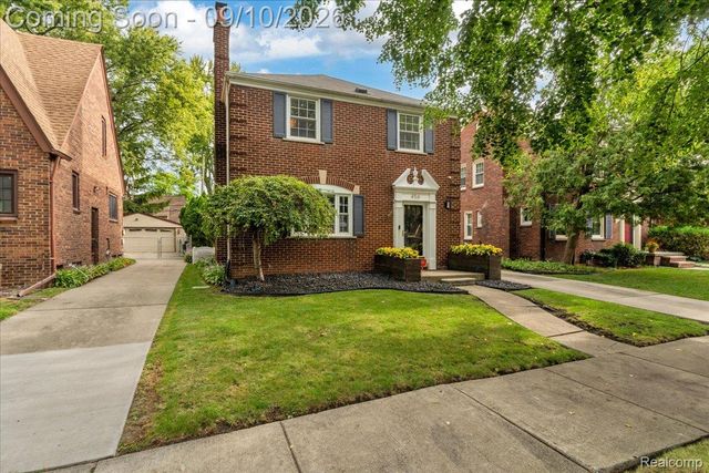456 Manor Street, Grosse Pointe Farms, MI 48236