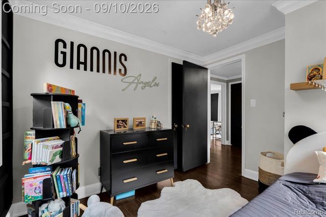 456 Manor Street, Grosse Pointe Farms, MI 48236