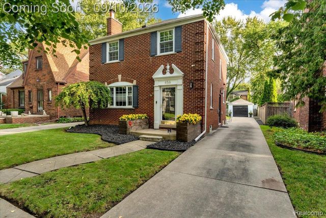 456 Manor Street, Grosse Pointe Farms, MI 48236
