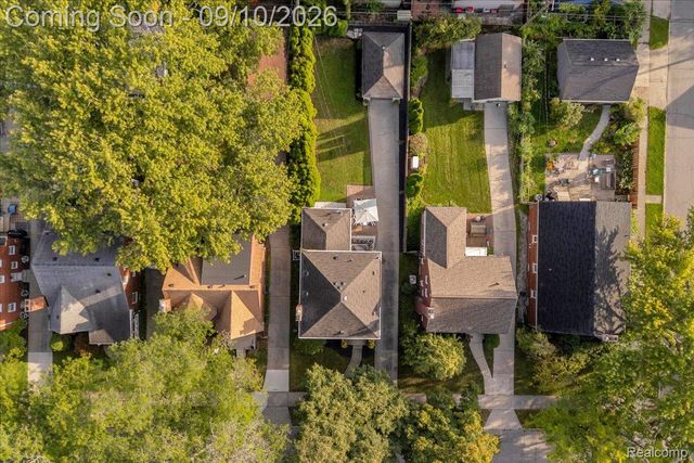 456 Manor Street, Grosse Pointe Farms, MI 48236