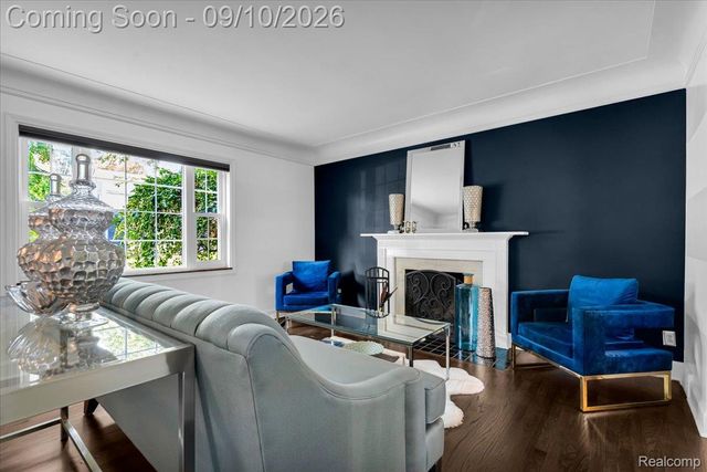 456 Manor Street, Grosse Pointe Farms, MI 48236