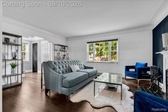 456 Manor Street, Grosse Pointe Farms, MI 48236