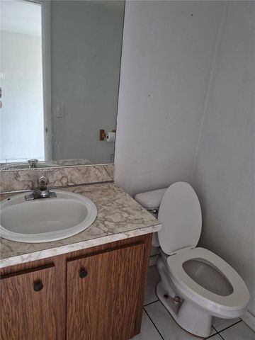 2747 NW 47th Lane 3006, Lauderdale Lakes, FL 33313