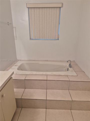 2747 NW 47th Lane 3006, Lauderdale Lakes, FL 33313