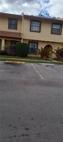 2747 NW 47th Lane 3006, Lauderdale Lakes, FL 33313