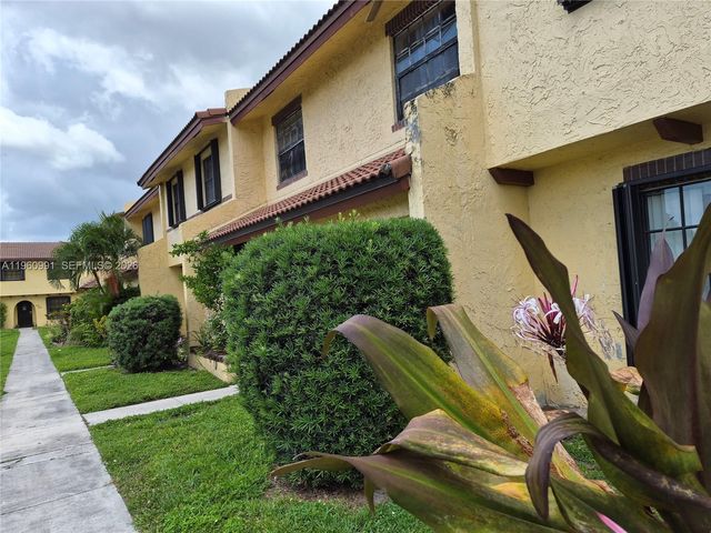 2747 NW 47th Lane 3006, Lauderdale Lakes, FL 33313