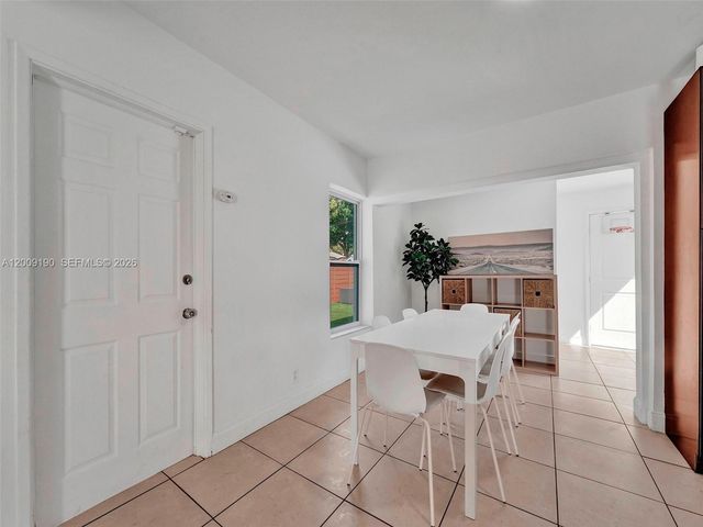 2461 SW 16th Ct, Fort Lauderdale, FL 33312