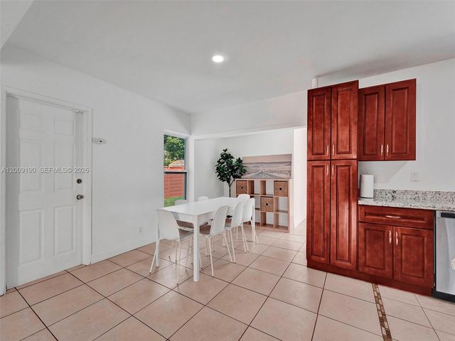 2461 SW 16th Ct, Fort Lauderdale, FL 33312