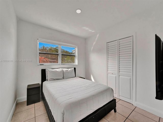 2461 SW 16th Ct, Fort Lauderdale, FL 33312