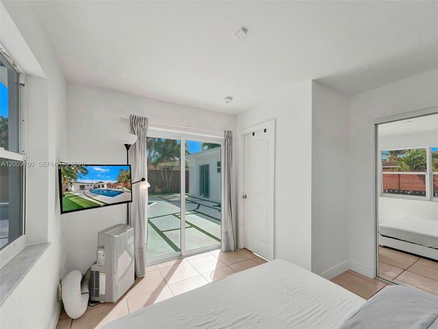 2461 SW 16th Ct, Fort Lauderdale, FL 33312