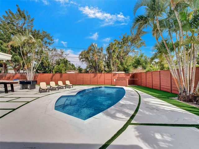 2461 SW 16th Ct, Fort Lauderdale, FL 33312